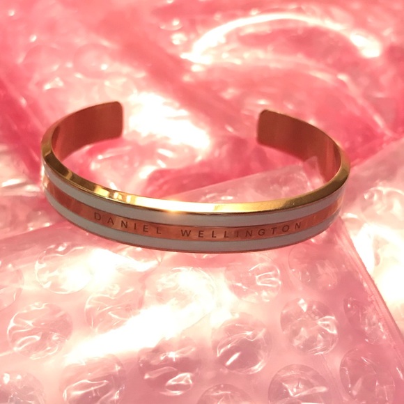 Daniel Wellington Jewelry - Daniel wellington classic cuff bracelet in white